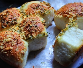 Garlic & Cheese Pull Apart Buns Recipe