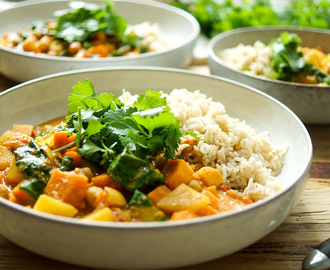 Coconut Chickpea Curry with Sweet Potato