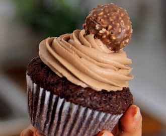 Cupcakes σοκολάτας Ferrero Rocher με κρέμα Nutella (Video)