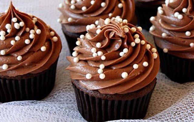 Cupcakes με επικάλυψη σοκολάτας