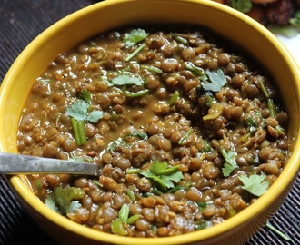 Whole Masoor Dal Recipe / Brown Lentil Curry Recipe / Sabut Masoor Dal Recipe