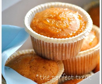 Muffins πορτοκαλιού γεμιστά με μαρμελάδα