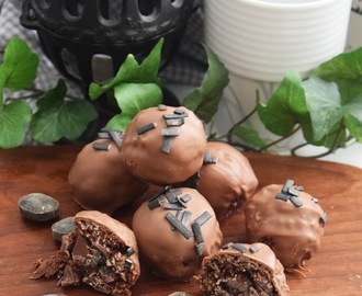 Chokladdoppade chokladbollar med turkisk peppar och lakritsgömma