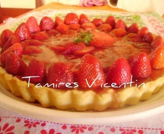 Torta de morango espelhada: receita enviada pela Tamires Vicentin