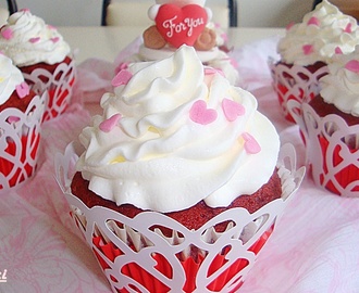 Red velvet cupcakes - για την Ημέρα των Ερωτευμένων (Αγίου Βαλεντίνου)