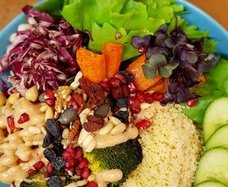 vegan Power-Bowl mit Kichererbsen - DELi-BERLIN.com | gesund kochen - gesund leben - try it. love it!