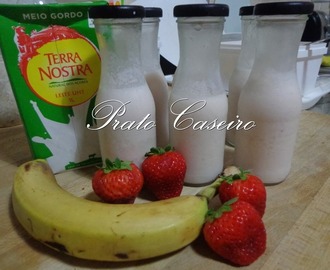 Iogurte líquido de morango e banana