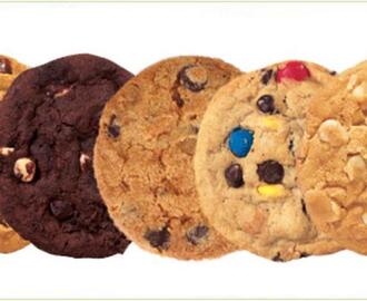 Receta de Cookies caseras con chocolate, pasas, nueces, almendras, lacasitos…