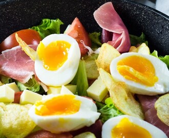 Salada de Presunto Parma, Ovos, Batata, e Queijo {Salada Parisiense}