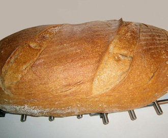 Tyrama bochník ( chlieb s materským cestom - mother dough )