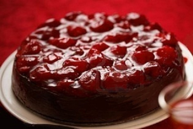 Cheesecake σοκολάτας με σάλτσα φράουλας από τον Παναγιώτη Θεοδωρίτση και τις «Συνταγές Πάνος» !