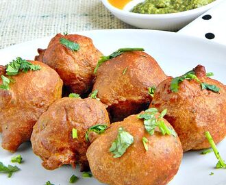 Mangalore Bonda Recipe / Maida Bonda / Quick Snack