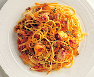Spaghetti con vongole e polpo