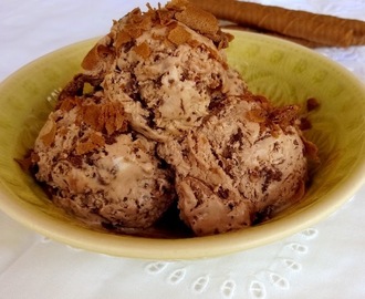 Παγωτό nutella με πουράκια σοκολάτας