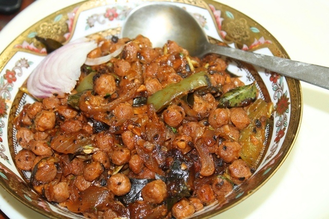 Soya Chunks Pepper Gravy Recipe - Meal Maker & Pepper Curry Recipe