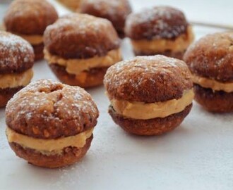 Whoopies με φυστικοβούτυρο – Peanut Butter Whoopie Pies by  Gabriel Nikolaidis and the Cool Artisan !