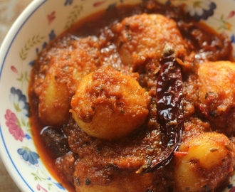 Bombay Aloo, Baby Potatoes Cooked With Spicy Sauce