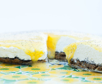 Cheesecake de lima com lemon curd e sementes de papoila