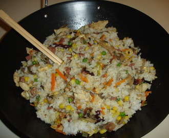 Τηγανιτό Ρύζι με Λαχανικά και Κρέας