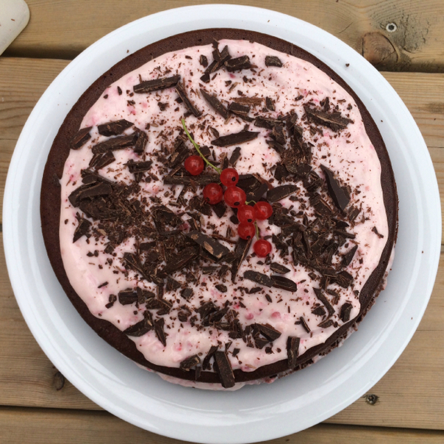 Sjokoladekake med bringebærkrem - sukkerfri og glutenfri