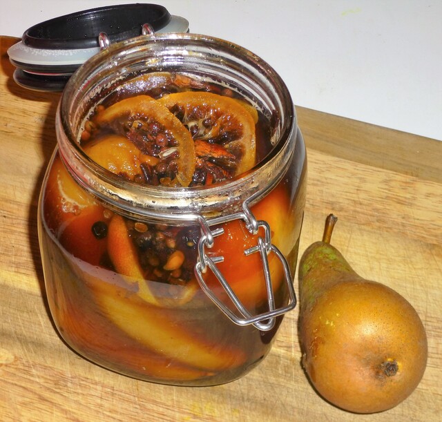 Christmas Prep - Spiced Pickled Pears for Cheese and Cold Meats Recipe