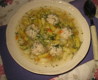 Zupa z fasolką szparagową i klopsikami
