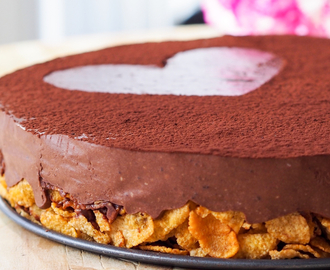 Sjokoladekake med sprø cornflakesbunn; Fri for sukker, gluten, laktose og egg