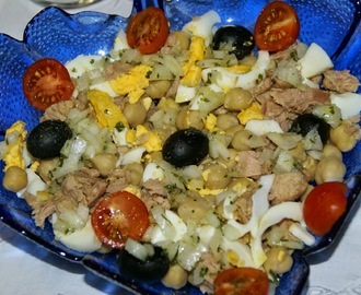 Salada de Grão de Bico e Atum