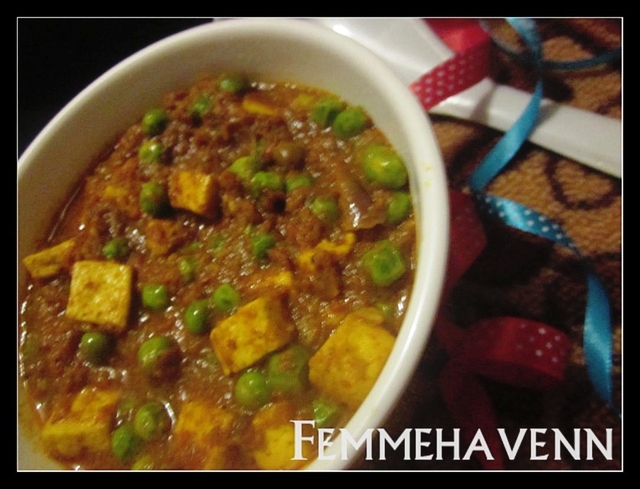 Matar Paneer/Mutter Paneer (Cottage Cheese and Peas in rich spicy gravy)