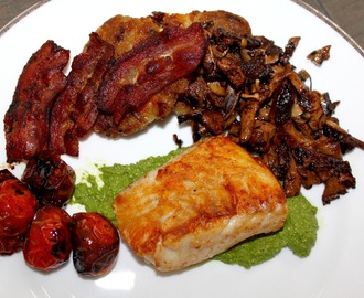 Stekt torskeloin med pesto, bacon, stekt sopp og balsamicobakte cherrytomater