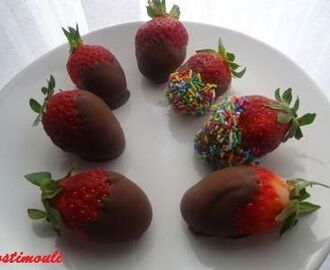 Φράουλες καλυμμένες με σοκολάτα