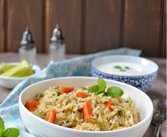 Pudina Vegetable Pulao (Mint flavored Vegetable Pilaf) -- (Revisiting Old Recipe)