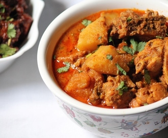 Aloo Chicken Curry Recipe / Chicken Curry with Potatoes