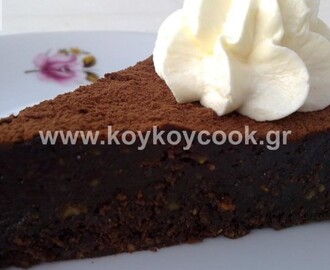 Chocolate fudge cake με φυστίκι Αιγίνης από την Ρένα Κώστογλου και το koykoycook.gr