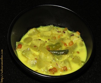 Anapakaya or Sorakaya Palu Posina Kura – Andhra Style Bottle Gourd Curry in Milk