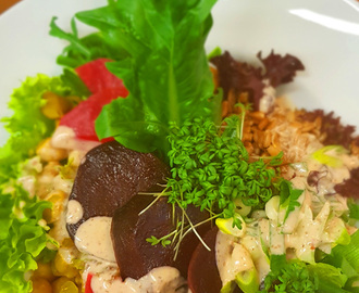 vegane Rote-Bete Dinkel Bowl mit Pfeffer-Mandel-Dressing - DELi-BERLIN.com | gesund kochen - gesund leben - try it. love it!