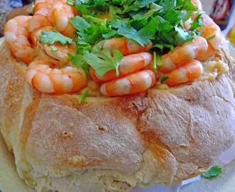 Açorda de camarão em pão alentejano