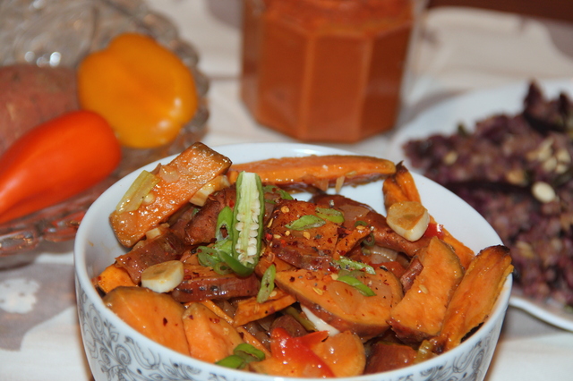 Sweet potatoes roasted in chilli sauce