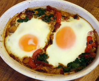 Bakt egg med spinat og Chorizo