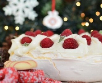Χριστουγεννιάτικη πάβλοβα στεφάνι με κόκκινα φρούτα και κρέμα μασκαρπόνε- Christmas Pavlova wreath Recipe, by Gabriel Nikolaidis and the Cool Artisan!