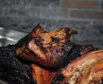 Pulled pork med hjemmelaget barbequesaus