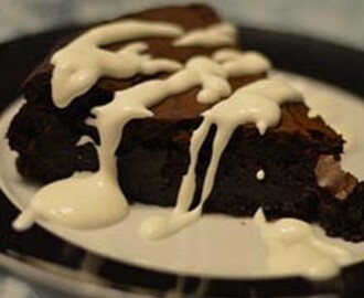 Σοκολατένιο κέικ σουφλέ από την Τώνια Παπαδάκη και το flowmagazine.gr!