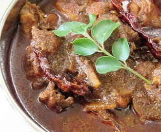 Varutharacha Kozhi Curry Recipe - How To Make Varutharacha Chicken Curry