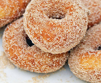 Εύκολη ζύμη για donuts (ντόνατς) από την Αργυρώ