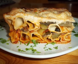 Pasta al forno (Ζυμαρικά Φούρνου) με μελιτζάνες, κολοκυθάκια και μανιτάρια! Εύκολο, πεντανόστιμο και θρεπτικό πιάτο.