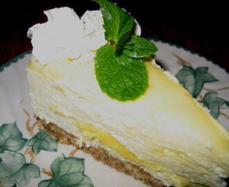 Lemon Cheesecake With Gingersnap Crust