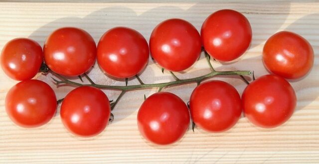 Najlepšia zeleninová príloha na svete? Pečené cherry paradajky s cesnakom potešia vaše chuťové bunky a aj štíhlu líniu