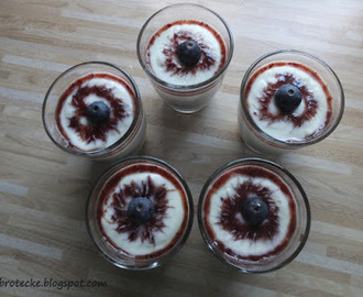 Heidelbeer-Buttermilch-Joghurt Dessert