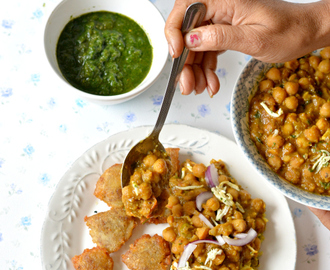 U.P. style Alu Tikki | Potato patties with chutneys
