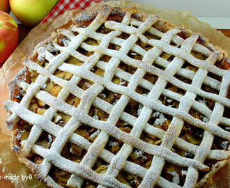 Pita od jabuka.......jesen, mama i ja :)